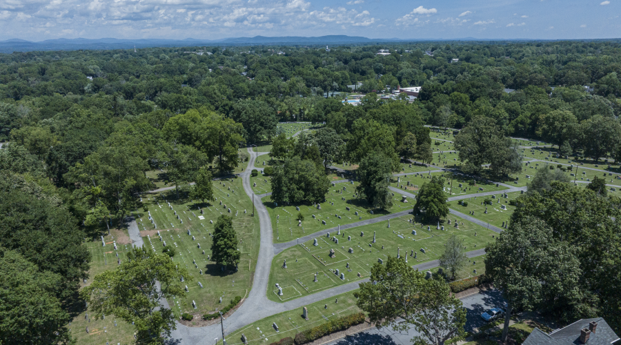 oakwood_cemetery_900x500