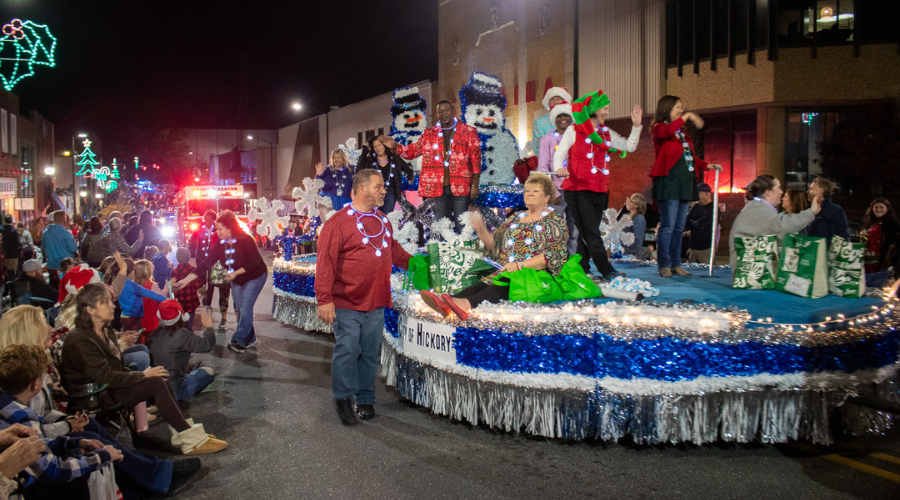 parade 2023_900x500 (1)